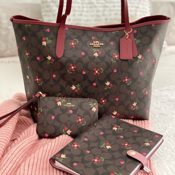 🆕 COACH | Heart City Tote, Notebook & Wristlet - Picture 2 of 16